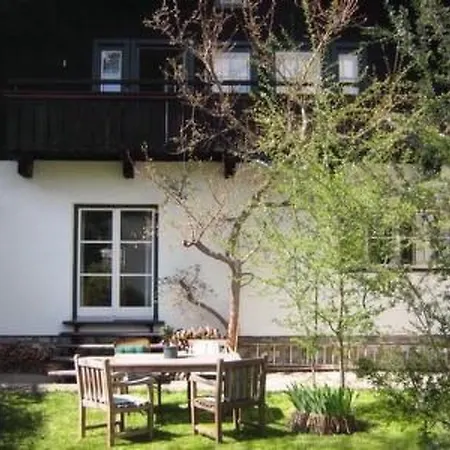 Gemuetliches In Mit Garten By Interhome Nyaraló Lofer